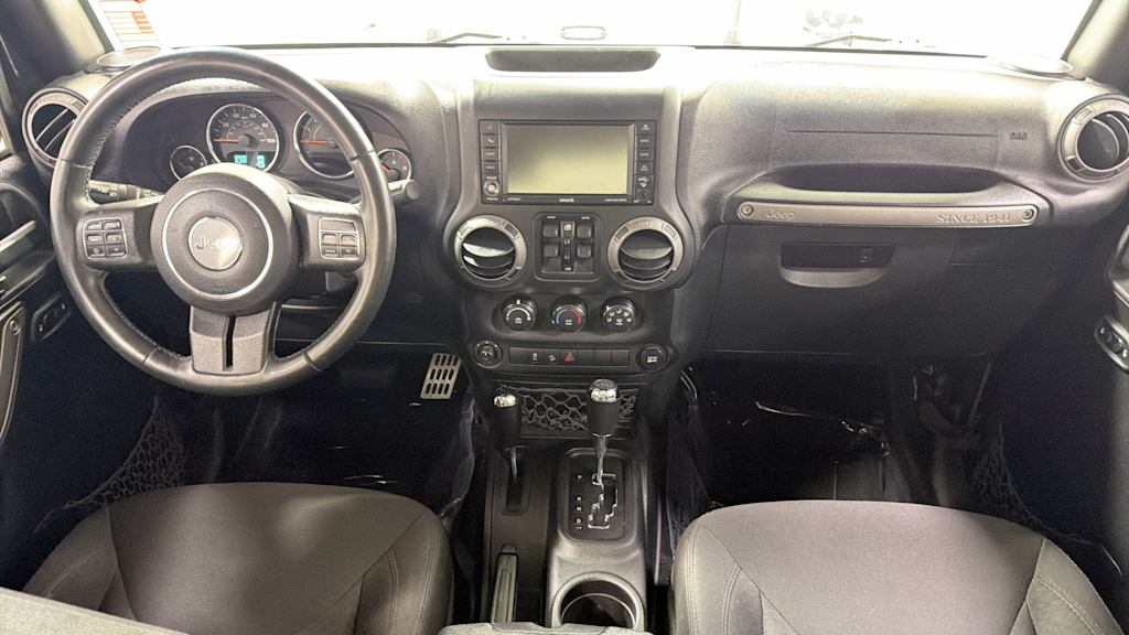 Thumbnail: 2015 Jeep Wrangler - 14