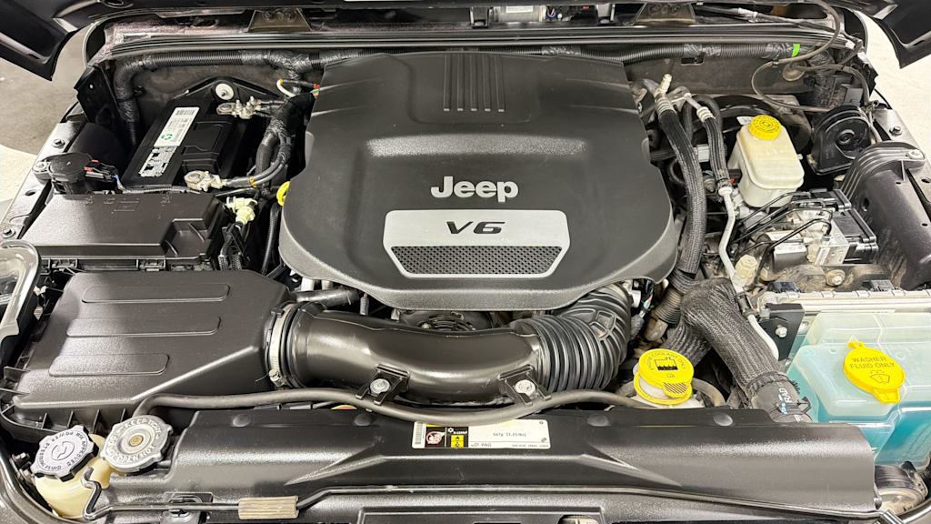 Thumbnail: 2015 Jeep Wrangler - 9