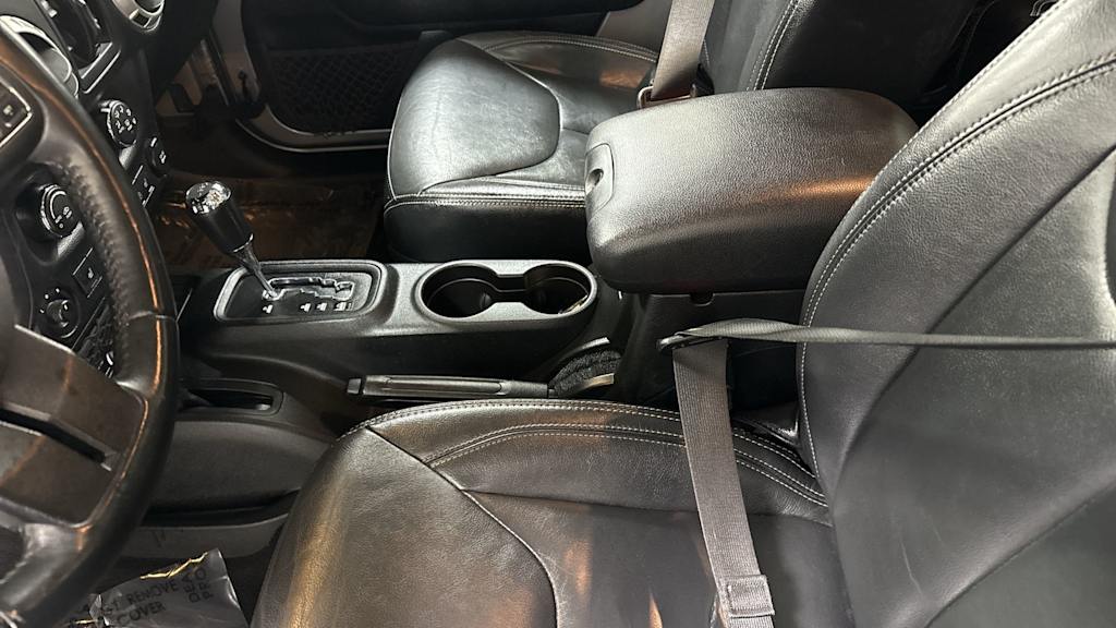 Thumbnail: 2016 Jeep Wrangler - 10