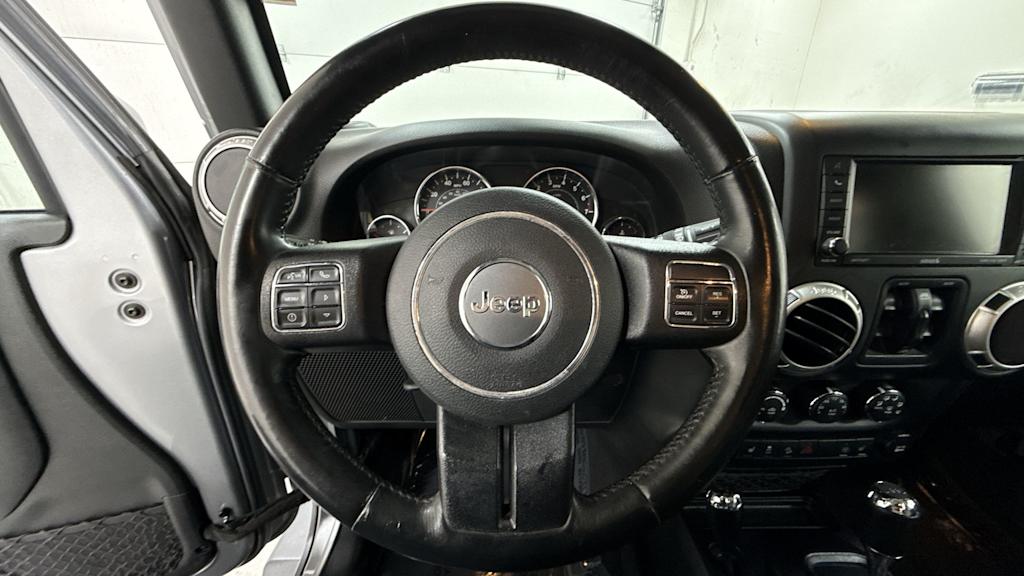 Thumbnail: 2016 Jeep Wrangler - 9