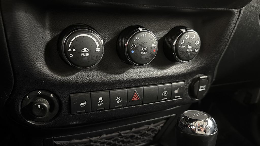 Thumbnail: 2016 Jeep Wrangler - 25