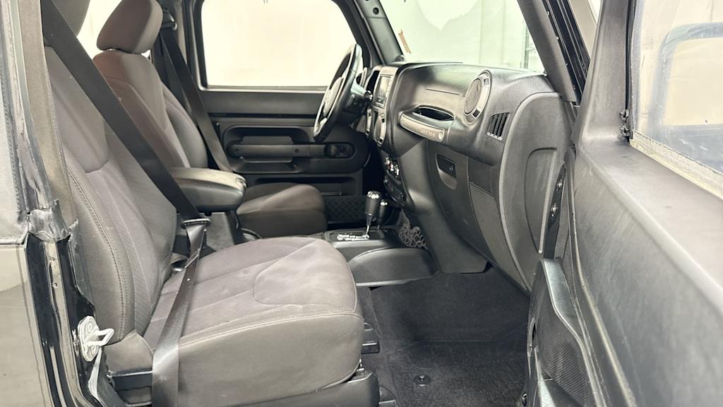 2014 Jeep Wrangler Sport 29