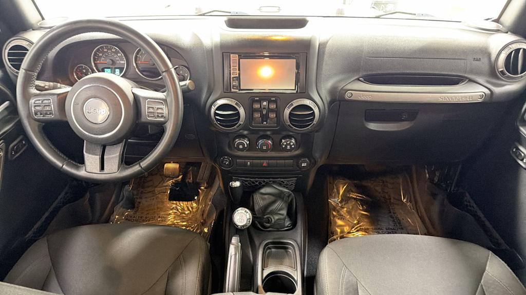 Thumbnail: 2016 Jeep Wrangler - 14