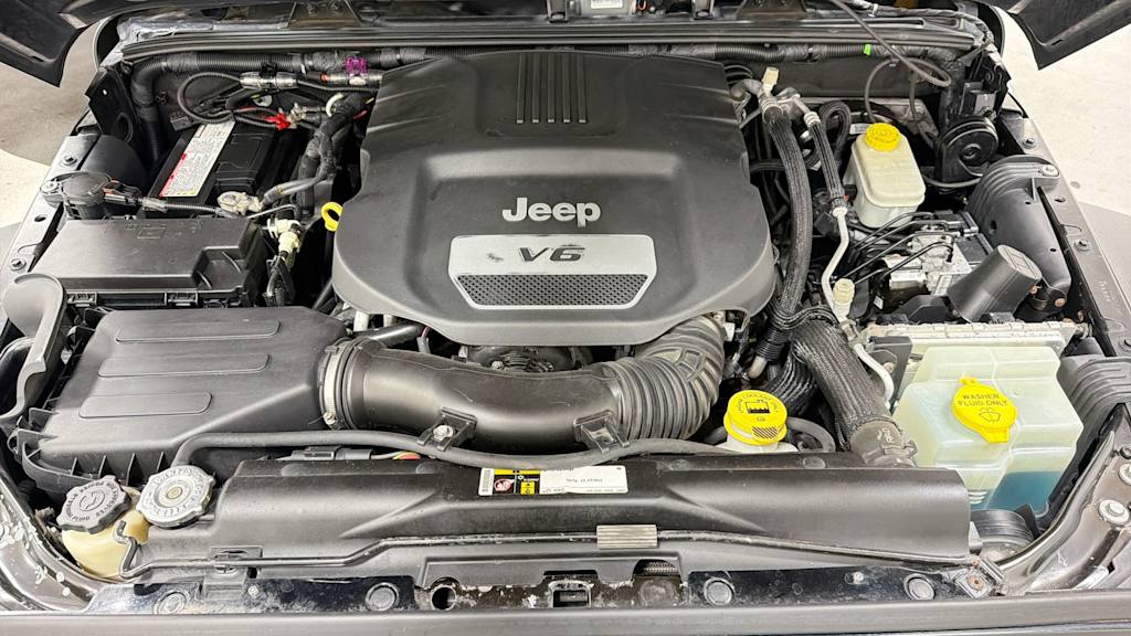 Thumbnail: 2016 Jeep Wrangler - 9