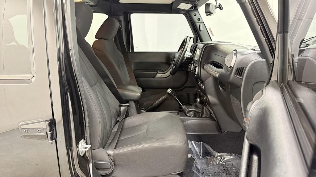 Thumbnail: 2016 Jeep Wrangler - 30