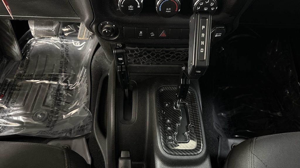 Thumbnail: 2018 Jeep Wrangler - 15