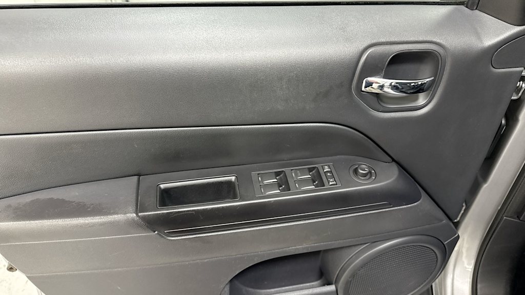 Thumbnail: 2016 Jeep Patriot - 25