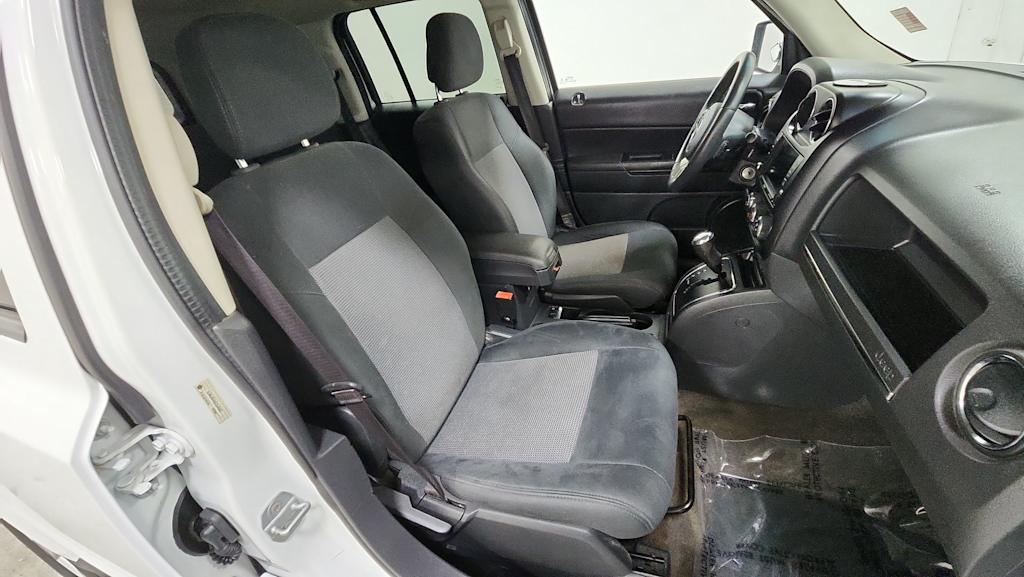 Thumbnail: 2014 Jeep Patriot - 10