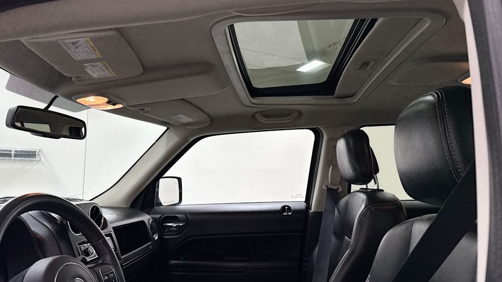 2016 Jeep Patriot Latitude 28