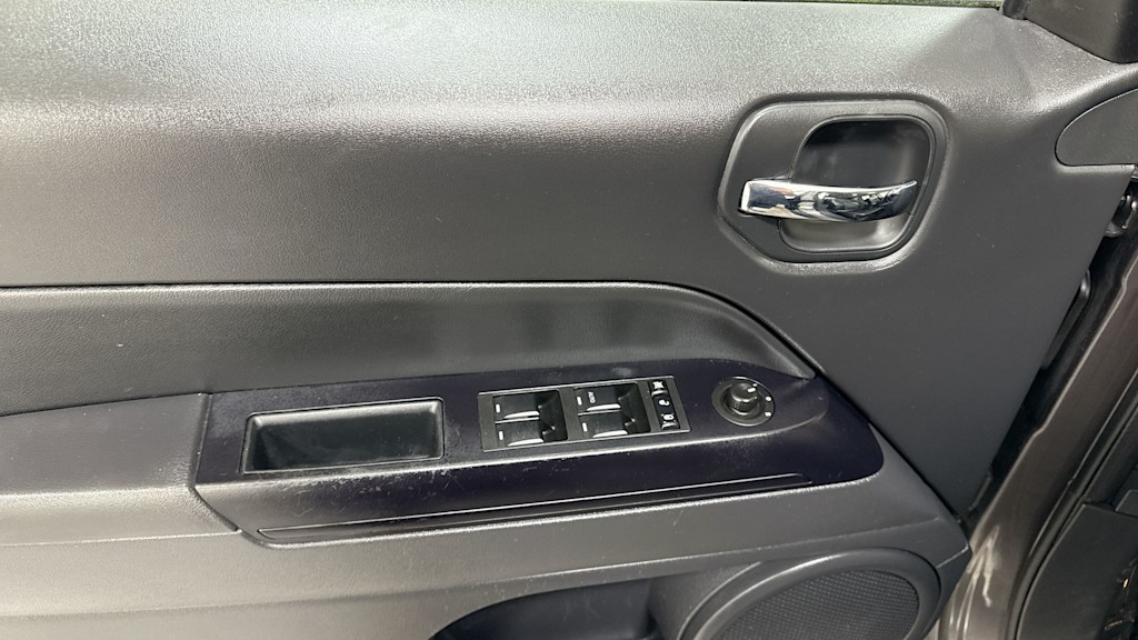 2016 Jeep Patriot Latitude 26