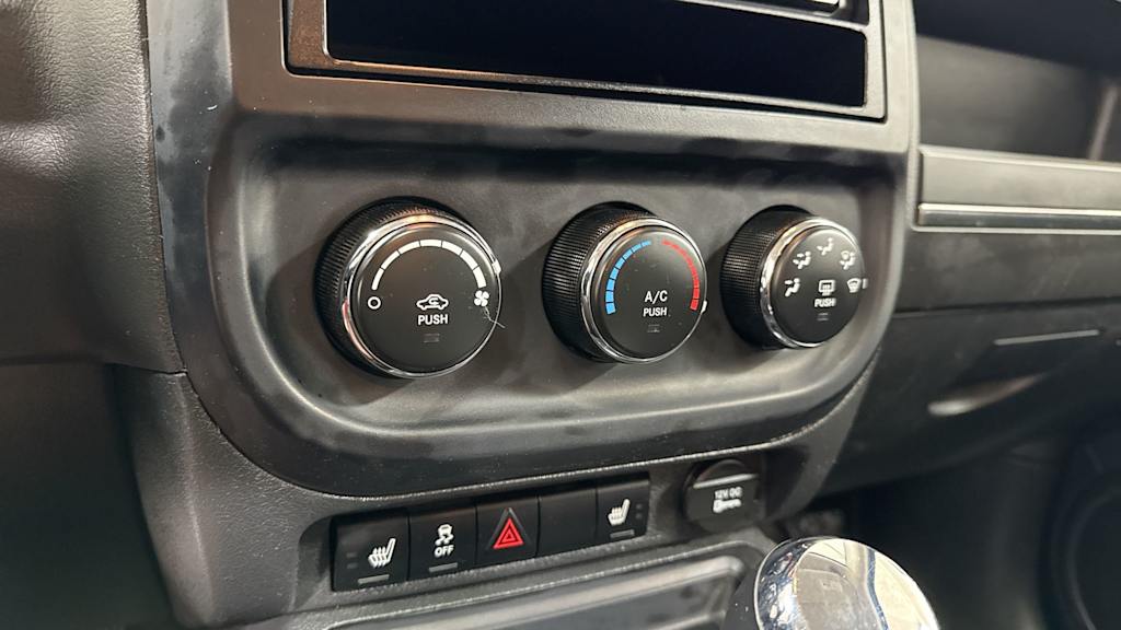 2016 Jeep Patriot Latitude 27