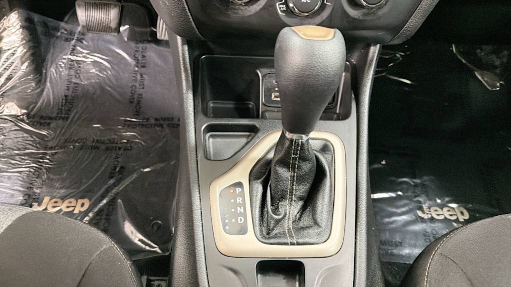 Thumbnail: 2014 Jeep Cherokee - 17