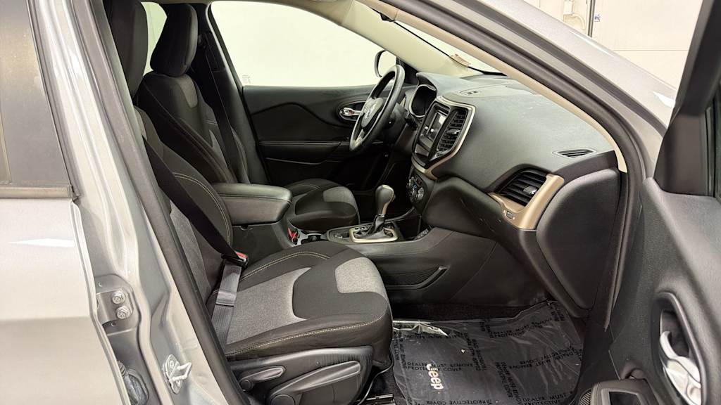 Thumbnail: 2014 Jeep Cherokee - 31