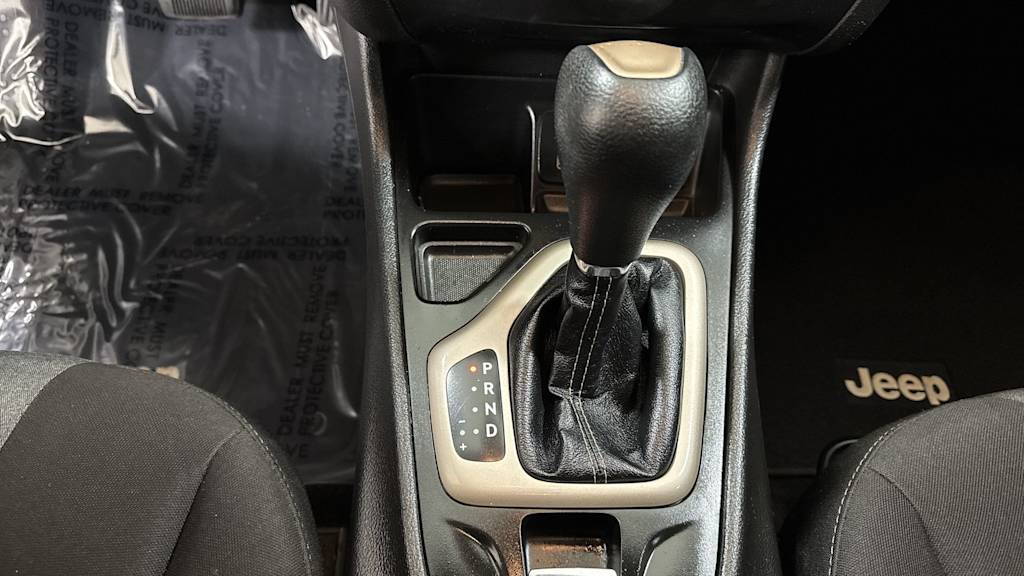 Thumbnail: 2017 Jeep Cherokee - 15