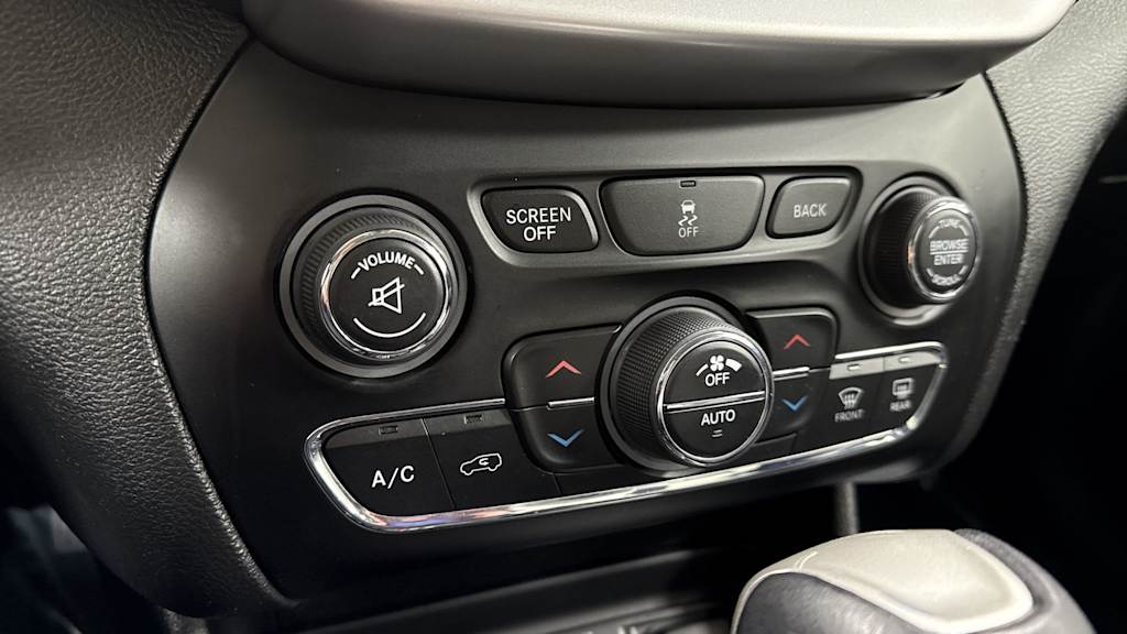 Thumbnail: 2014 Jeep Cherokee - 30