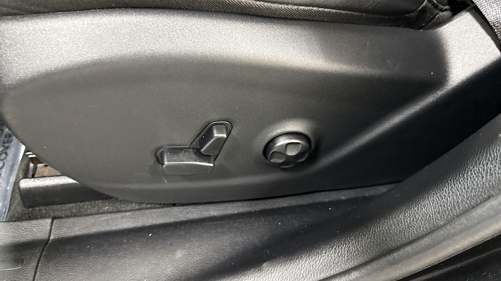 Thumbnail: 2014 Jeep Cherokee - 26