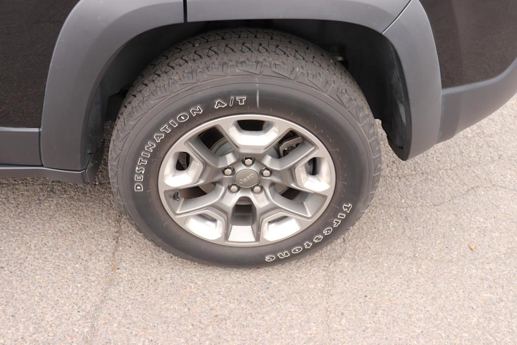 Thumbnail: 2019 Jeep Cherokee - 6