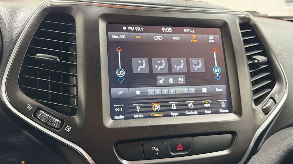 Thumbnail: 2019 Jeep Cherokee - 28