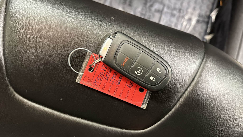 Thumbnail: 2020 Jeep Cherokee - 31