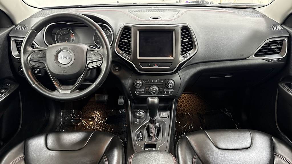 Thumbnail: 2020 Jeep Cherokee - 14