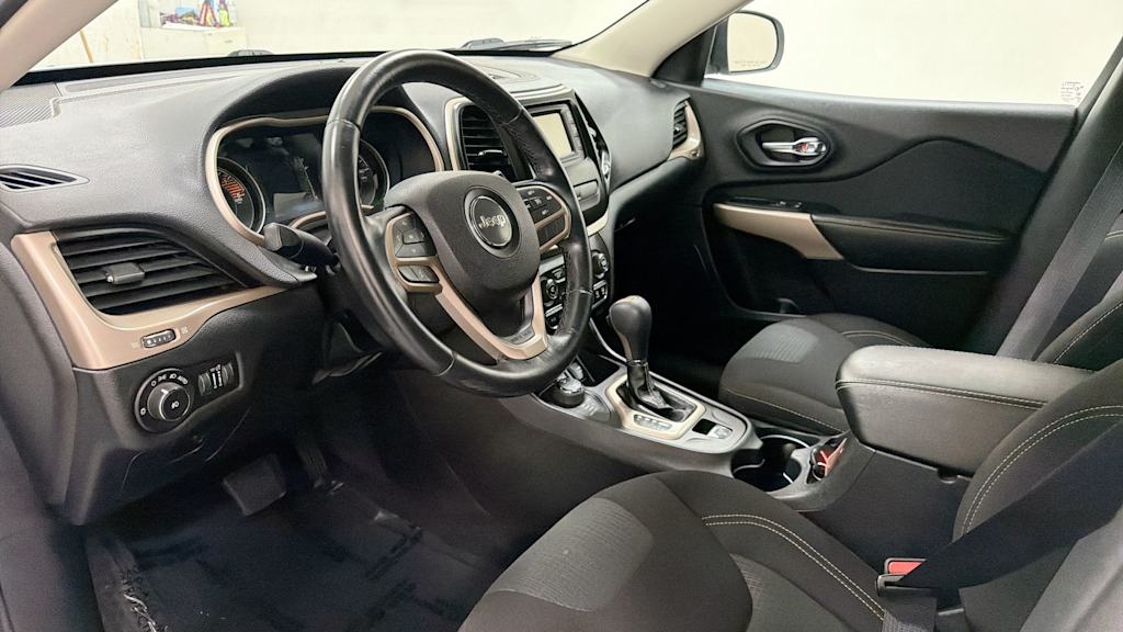 Thumbnail: 2017 Jeep Cherokee - 2