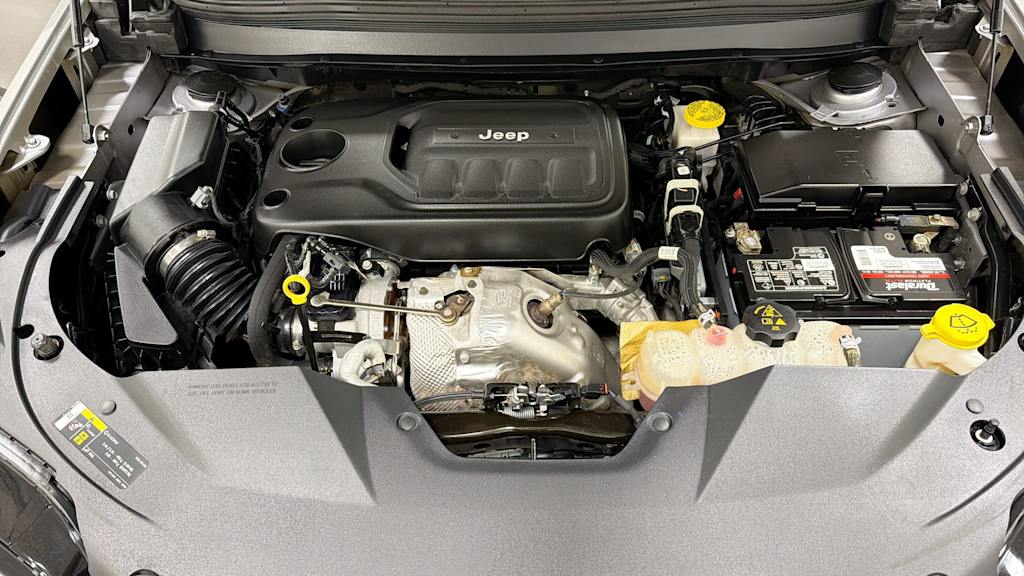 Thumbnail: 2019 Jeep Cherokee - 8