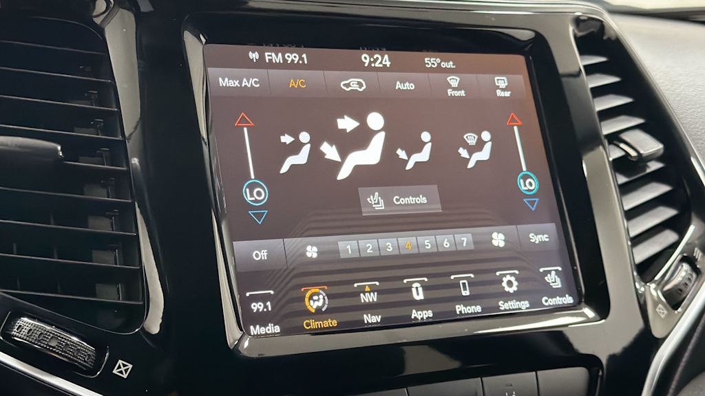 Thumbnail: 2019 Jeep Cherokee - 28