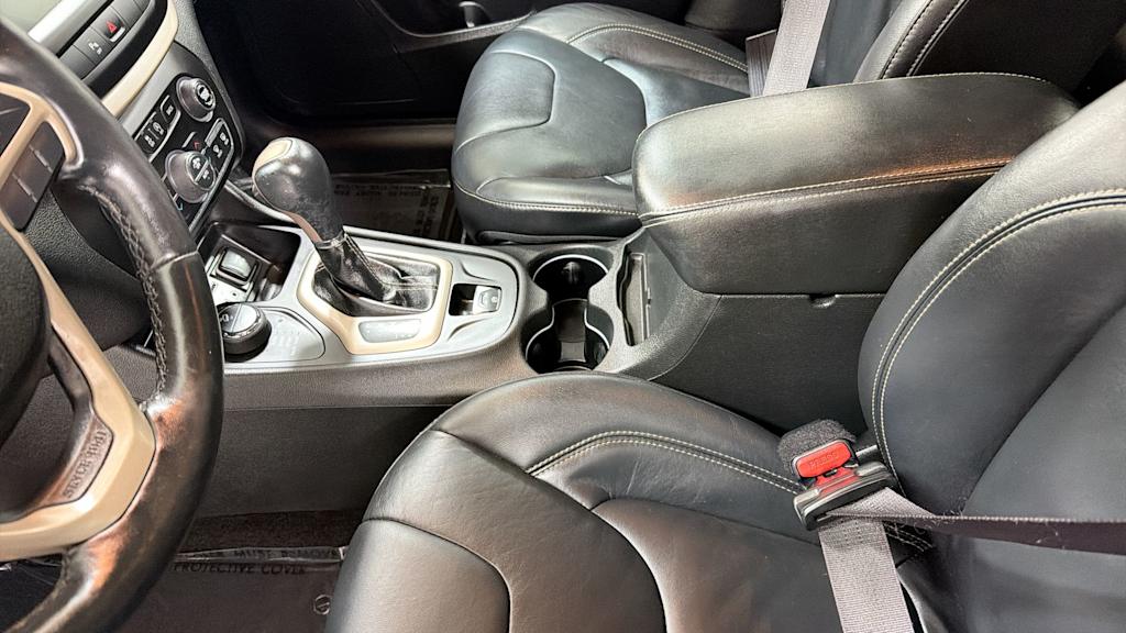 Thumbnail: 2015 Jeep Cherokee - 13
