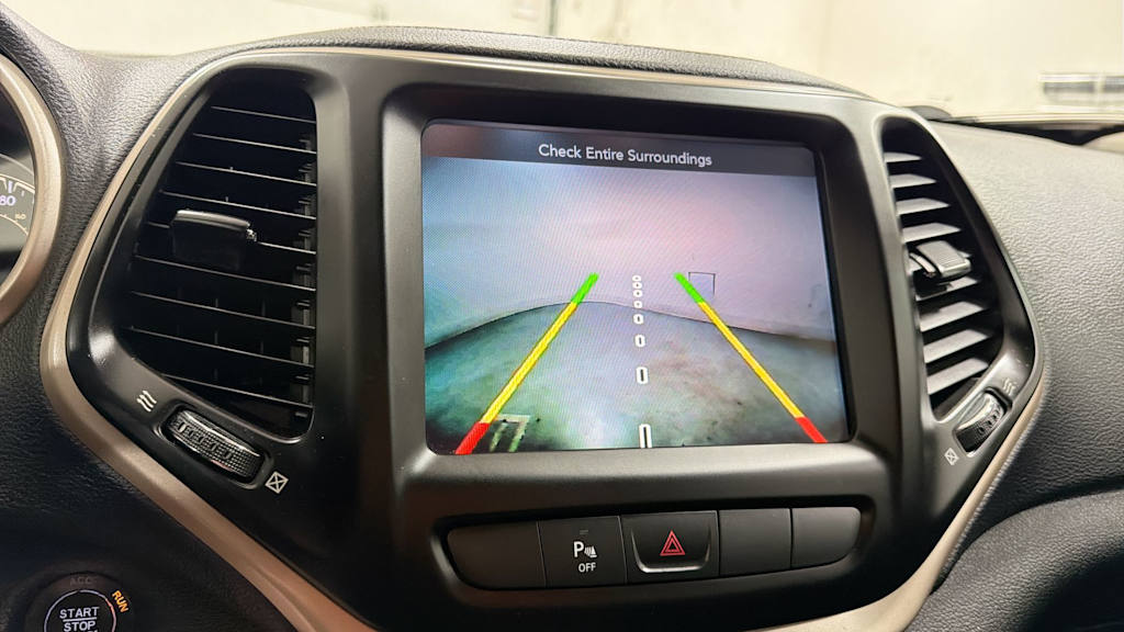 Thumbnail: 2015 Jeep Cherokee - 27