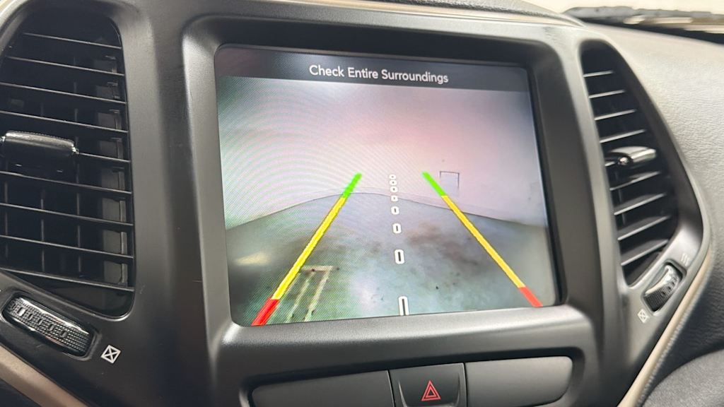 Thumbnail: 2016 Jeep Cherokee - 27