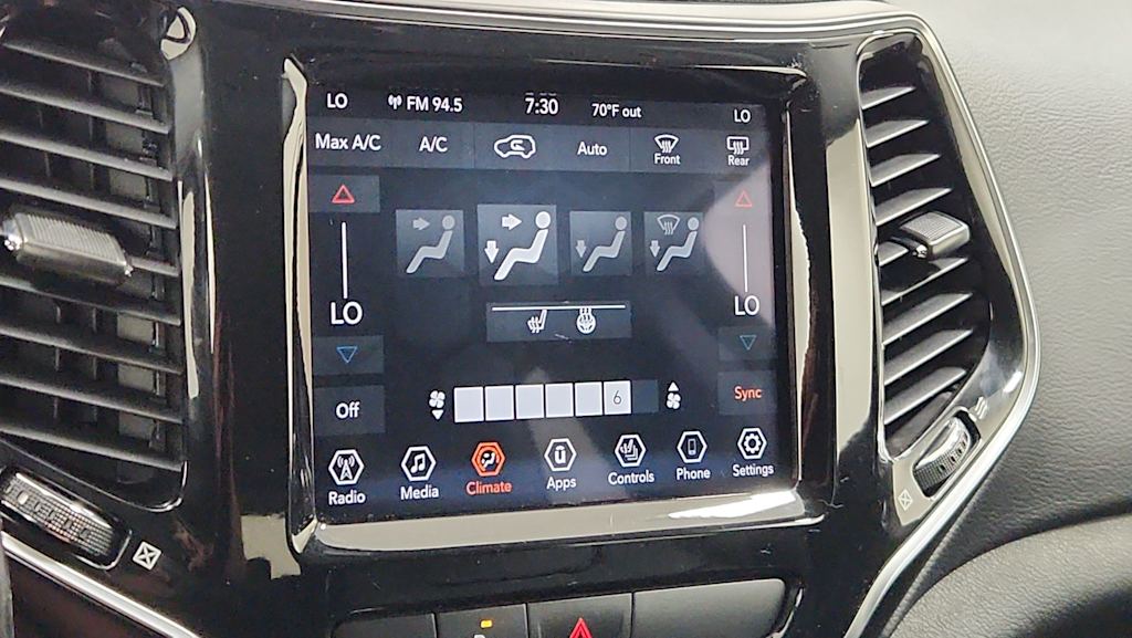 Thumbnail: 2020 Jeep Cherokee - 28