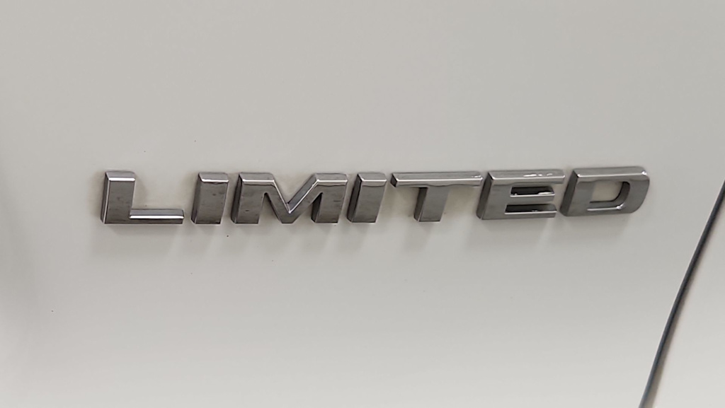 Thumbnail: 2020 Jeep Cherokee - 5