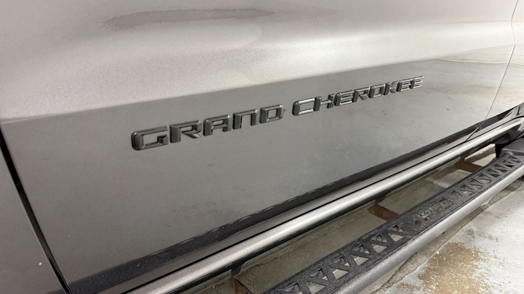 Thumbnail: 2014 Jeep Grand Cherokee - 30