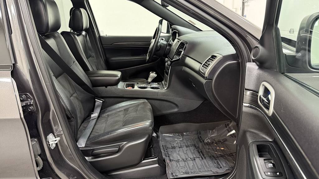 Thumbnail: 2020 Jeep Grand Cherokee - 32