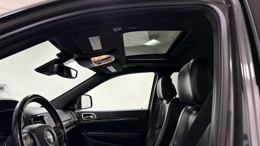 Thumbnail: 2020 Jeep Grand Cherokee - 29