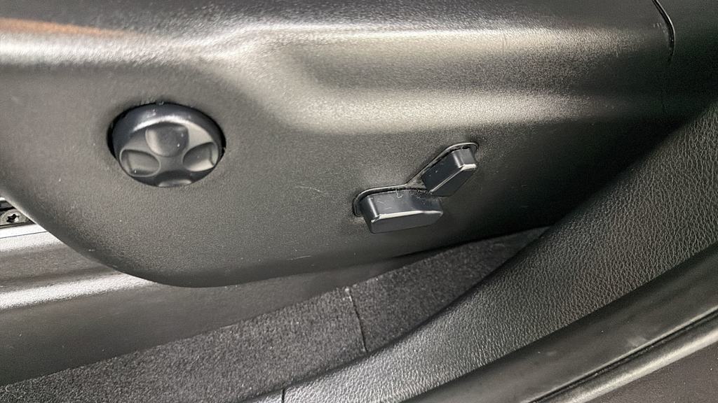 Thumbnail: 2020 Jeep Grand Cherokee - 24