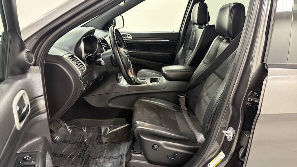 Thumbnail: 2020 Jeep Grand Cherokee - 11