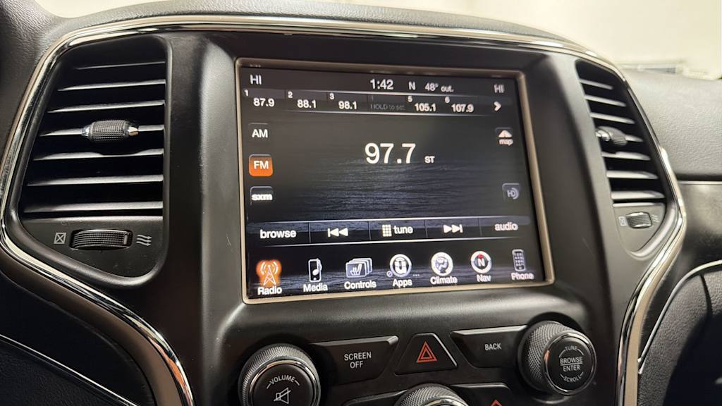 Thumbnail: 2016 Jeep Grand Cherokee - 15