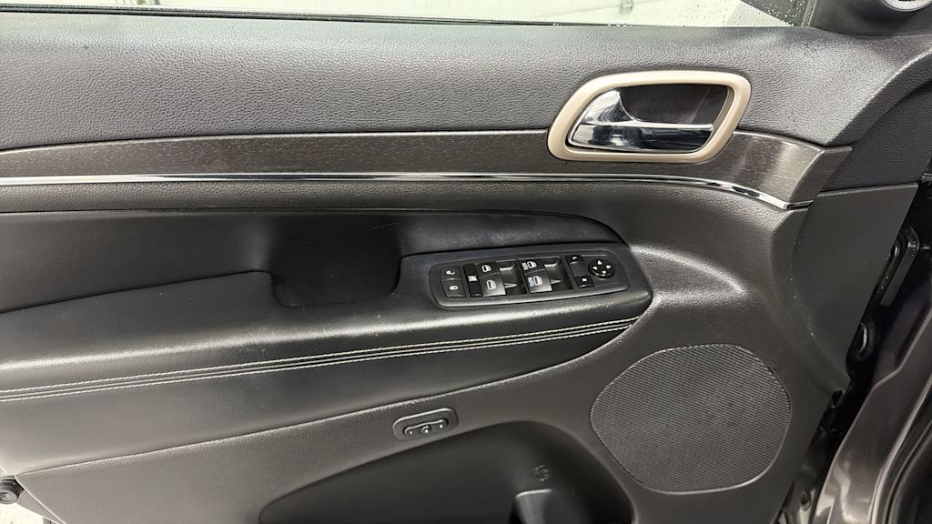 Thumbnail: 2016 Jeep Grand Cherokee - 26