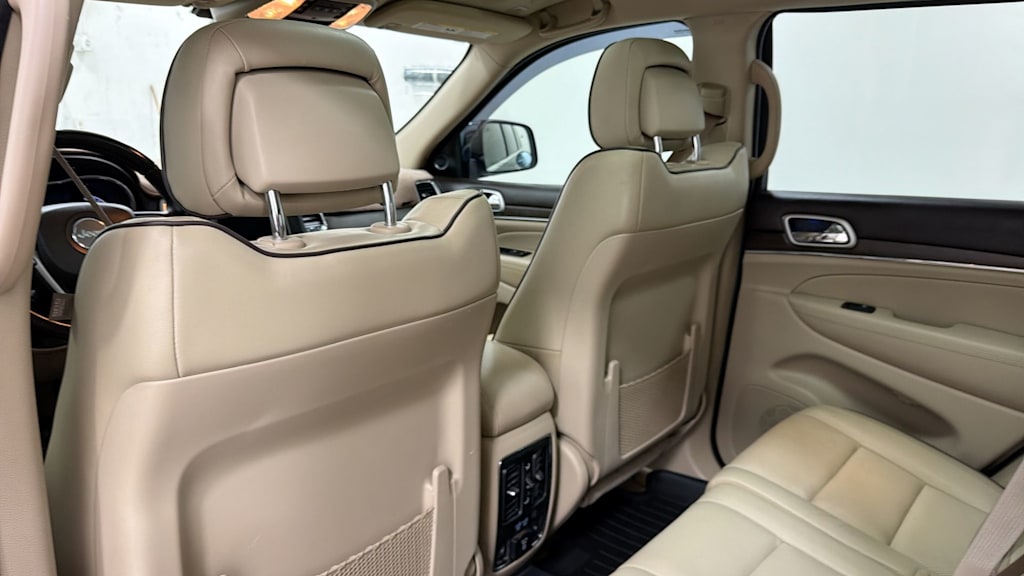Thumbnail: 2018 Jeep Grand Cherokee - 12