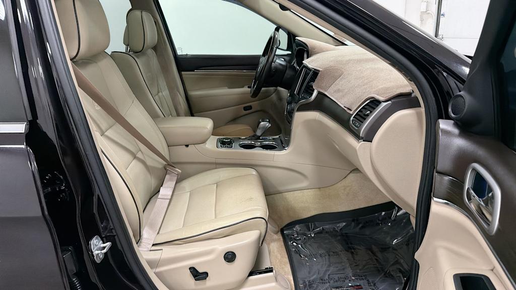 Thumbnail: 2018 Jeep Grand Cherokee - 32