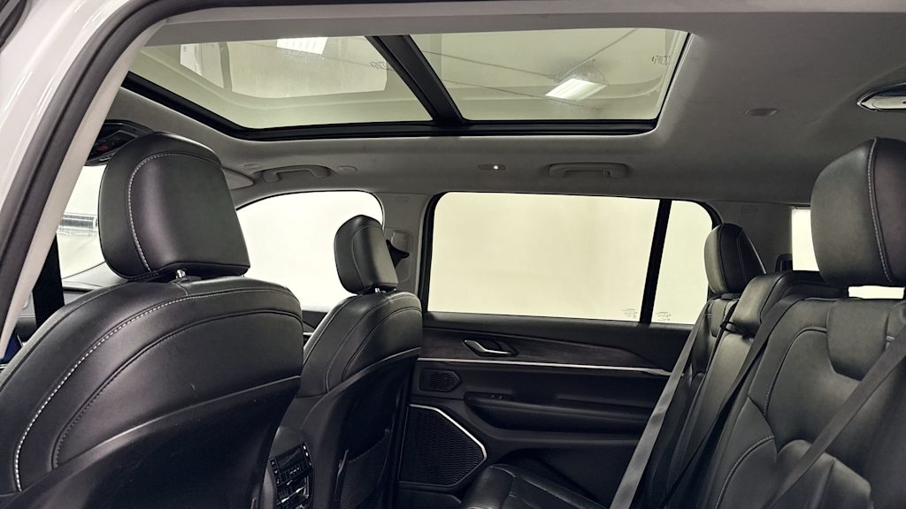 Thumbnail: 2021 Jeep Grand Cherokee L - 30