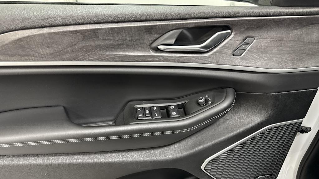 Thumbnail: 2021 Jeep Grand Cherokee L - 26