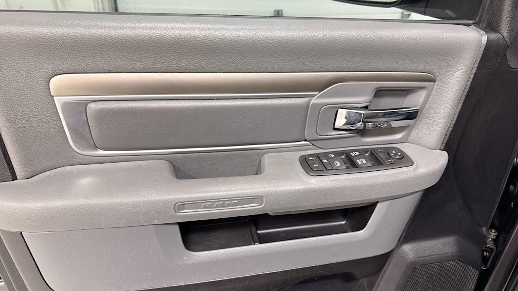 2016 RAM 1500 SLT 25