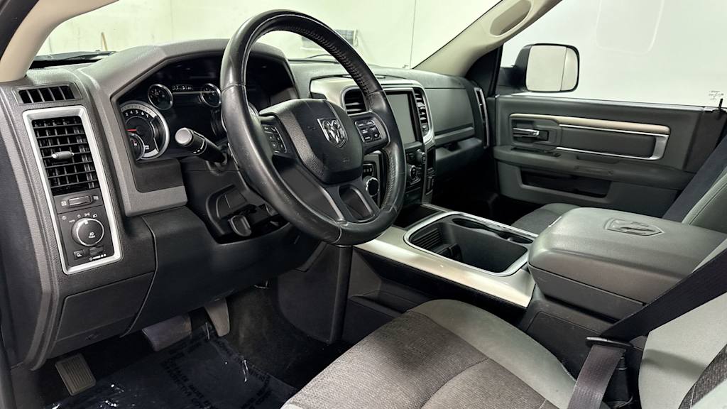 2016 RAM 1500 SLT 2