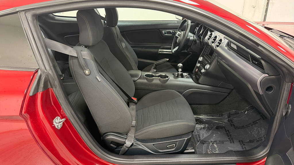 Thumbnail: 2016 Ford Mustang - 30