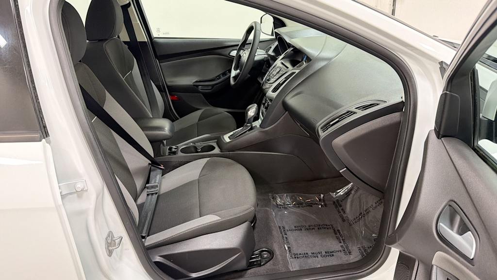 Thumbnail: 2014 Ford Focus - 28