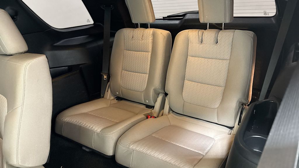2018 Ford Explorer Base 28