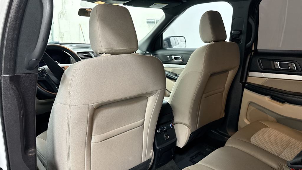 2018 Ford Explorer Base 29