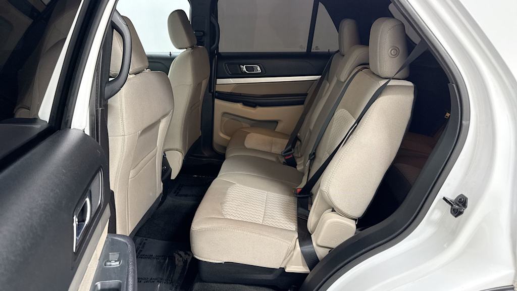 2018 Ford Explorer Base 12